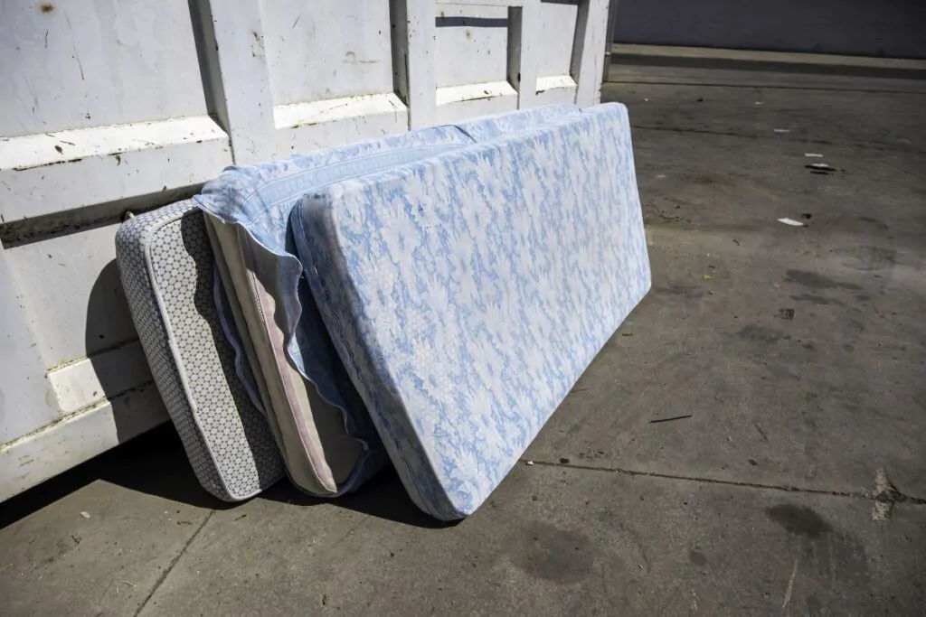 Donating Your Mattress to Those in Need, All Pro Dumpsters Frisco