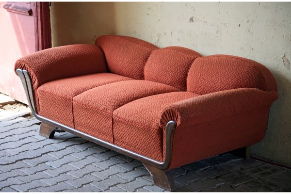 What to Consider Before Getting Rid of Your Old Couch - All Pro Dumpsters Frisco